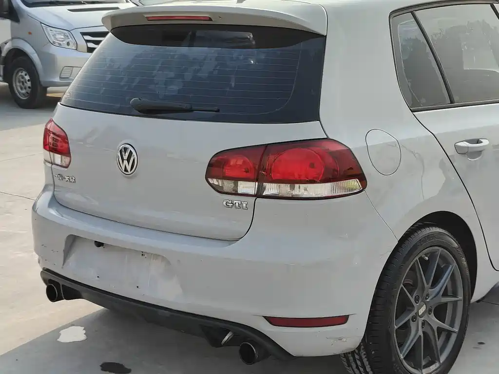 Volkswagen Golf GTI — миниатюра 12