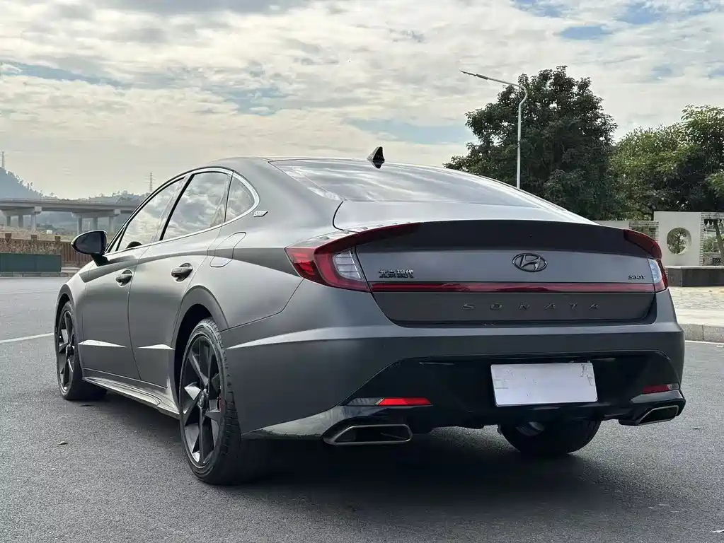 HYUNDAI SONATA