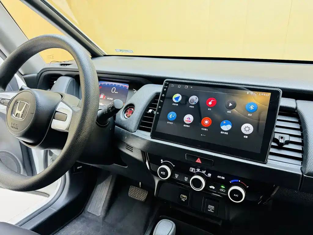 Honda Fit — миниатюра 8