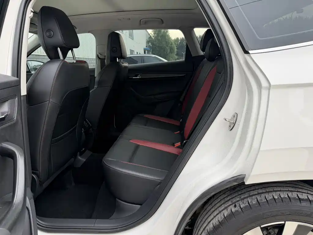Skoda Karoq TSI280 Premium Edition, фото 15