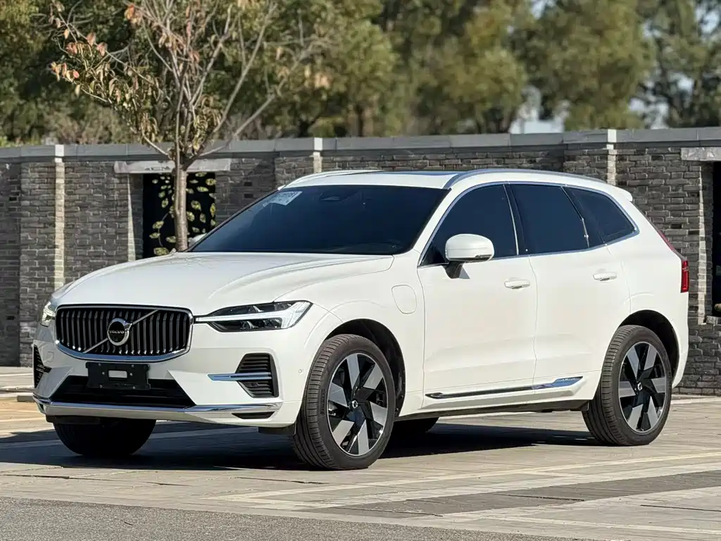VOLVO XC60 PLUG IN HYBRID