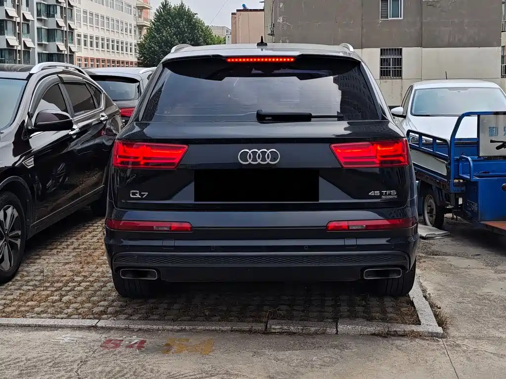Audi Q7 — миниатюра 3