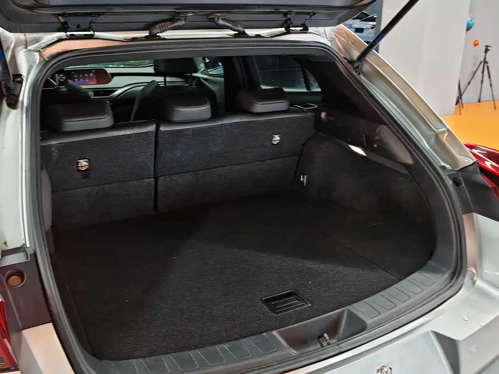 Lexus UX — миниатюра 25