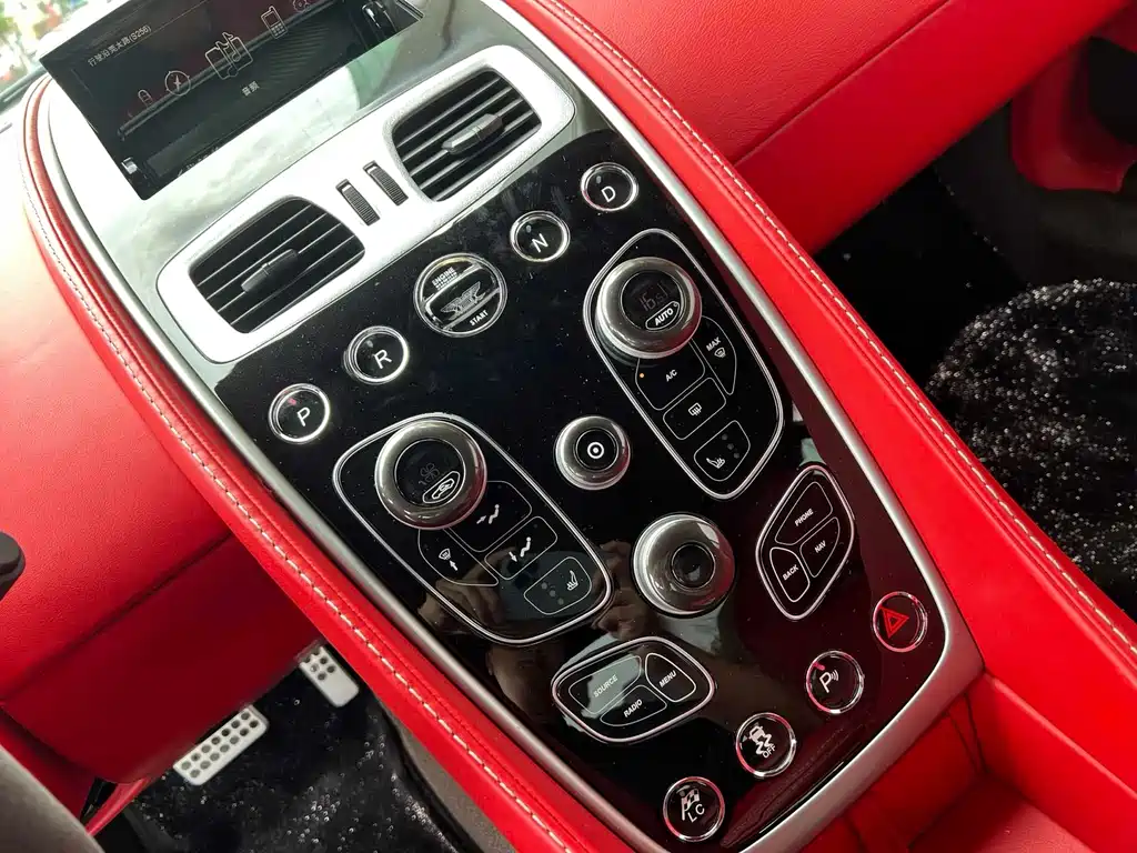 Aston Martin Vanquish — миниатюра 5