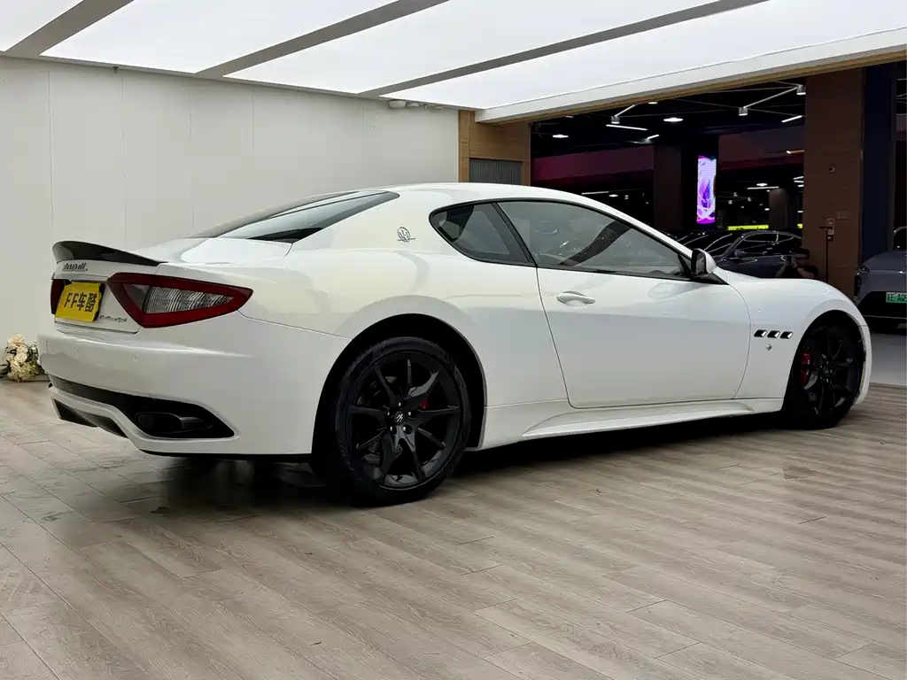 Maserati GranTurismo 2013 4.7L Sport Automatic