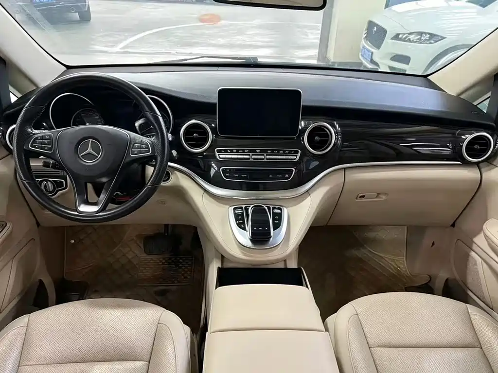 Mercedes-Benz V-Class — миниатюра 7