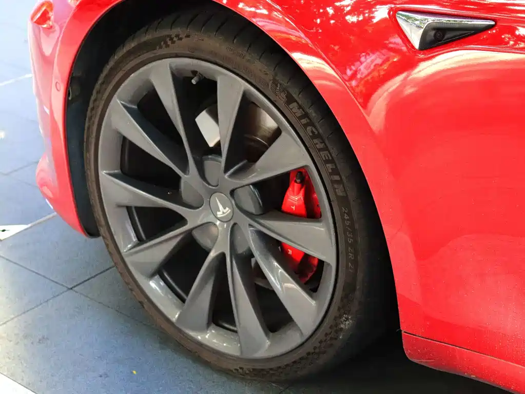 Tesla Model S — миниатюра 21
