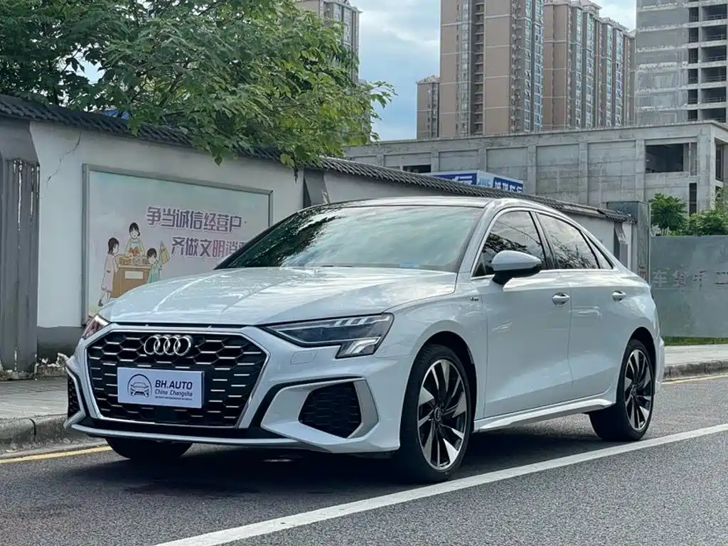 奥迪A3 2023款 改款 A3L Limousine 35 TFSI 时尚运动型 2023