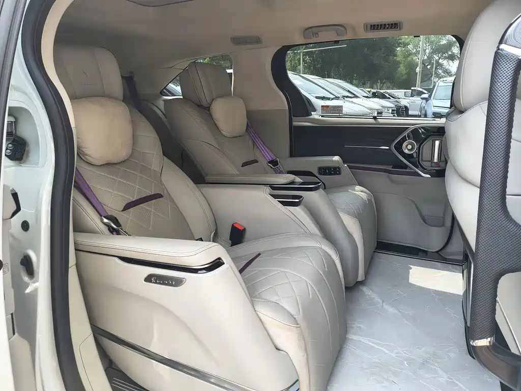 Китайский автомобиль. 华东牌商务车 — миниатюра 18