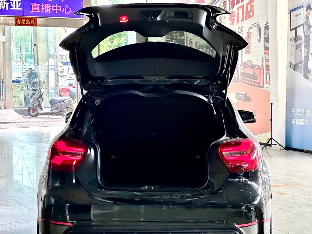 Mercedes-Benz A-Class AMG (Import) — миниатюра 4