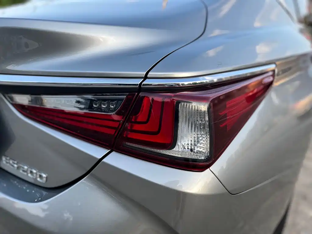 Lexus ES — миниатюра 21