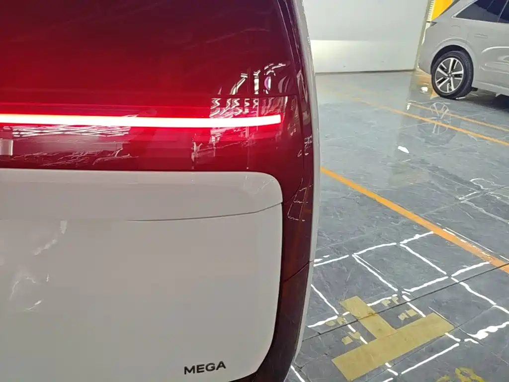 Li Auto Li MEGA — миниатюра 8