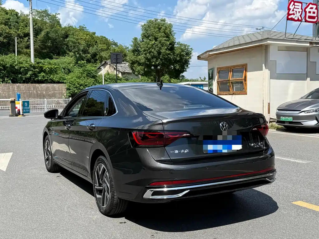 Volkswagen Sagitar — миниатюра 6