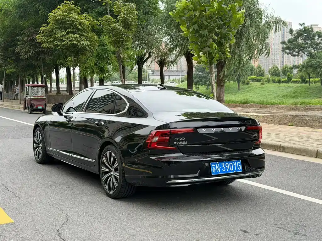 Volvo S90 — миниатюра 7