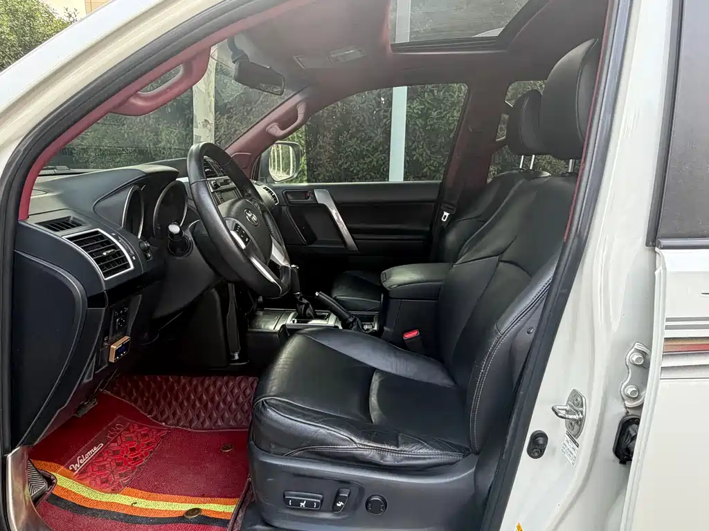 Toyota Land Cruiser Prado 2016 2.7L AT Luxury