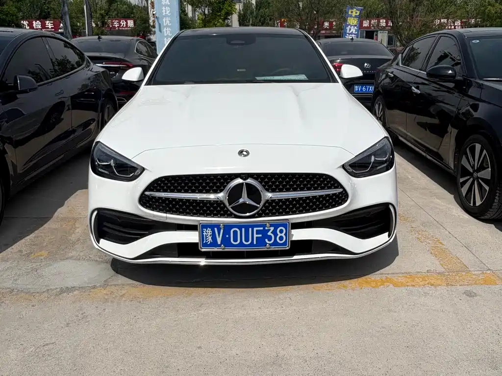 Mercedes-Benz C-Class 2025