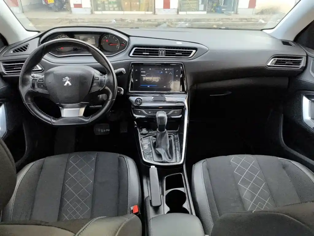 Peugeot 308 — миниатюра 10