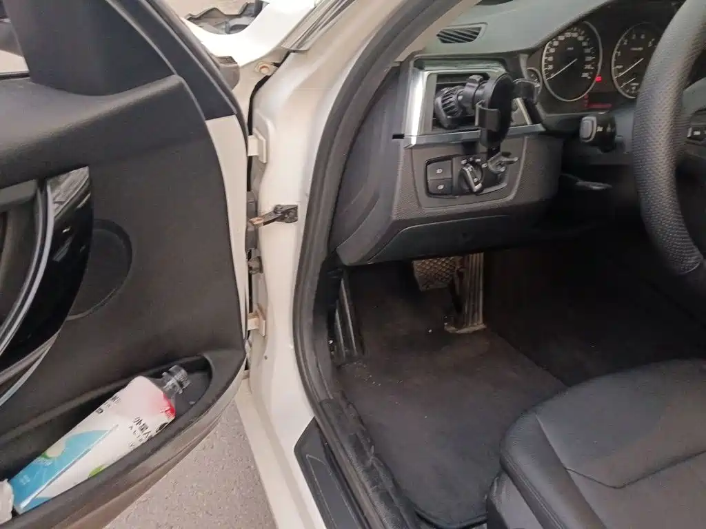 BMW 3 Series — миниатюра 14