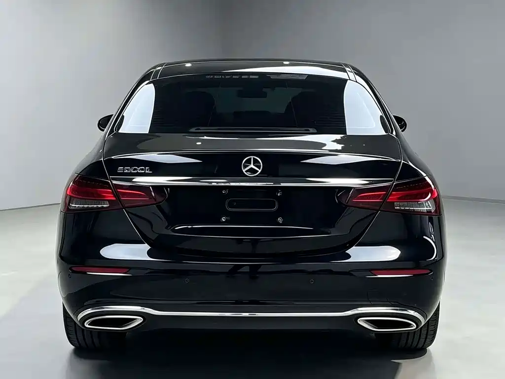 Mercedes-Benz E-Class — миниатюра 7