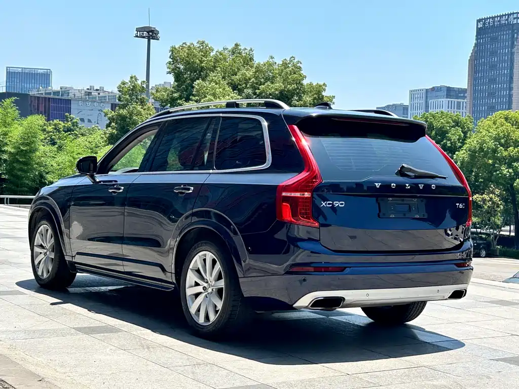 Volvo XC90 2015 T6 5 мест