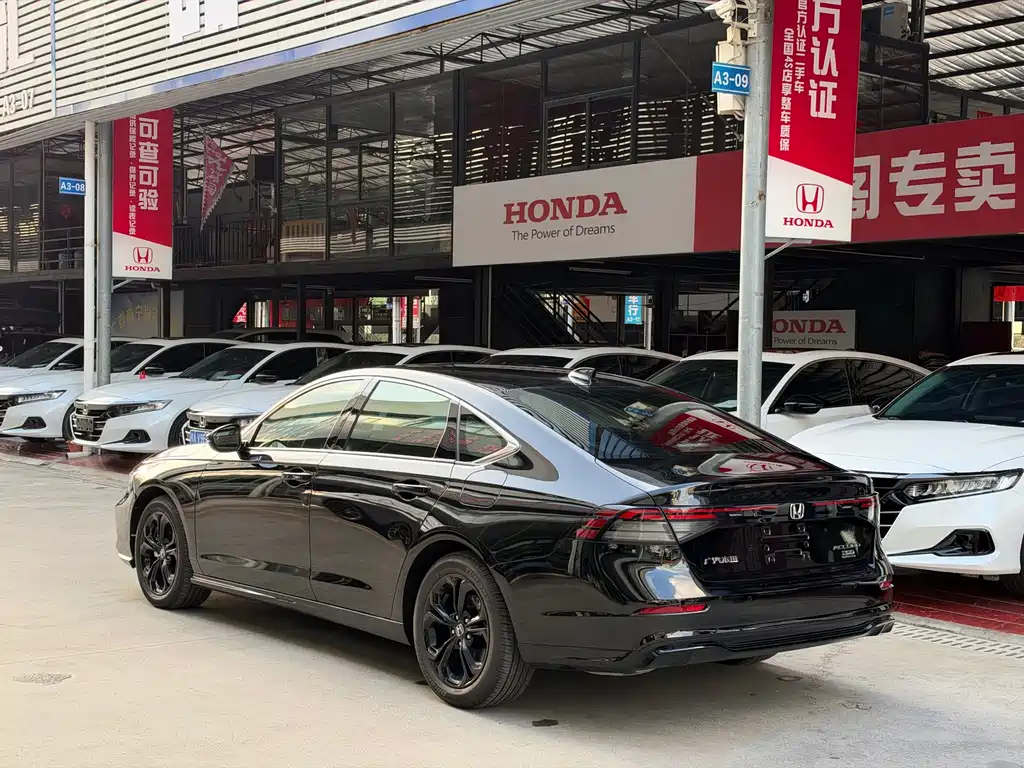 Honda Accord — миниатюра 9