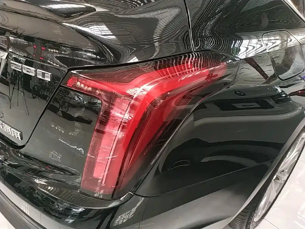Cadillac CT5 — миниатюра 8