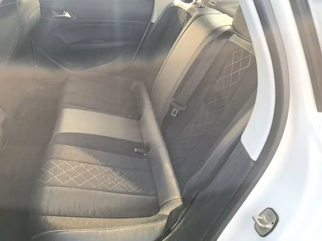 Peugeot 308 — миниатюра 17