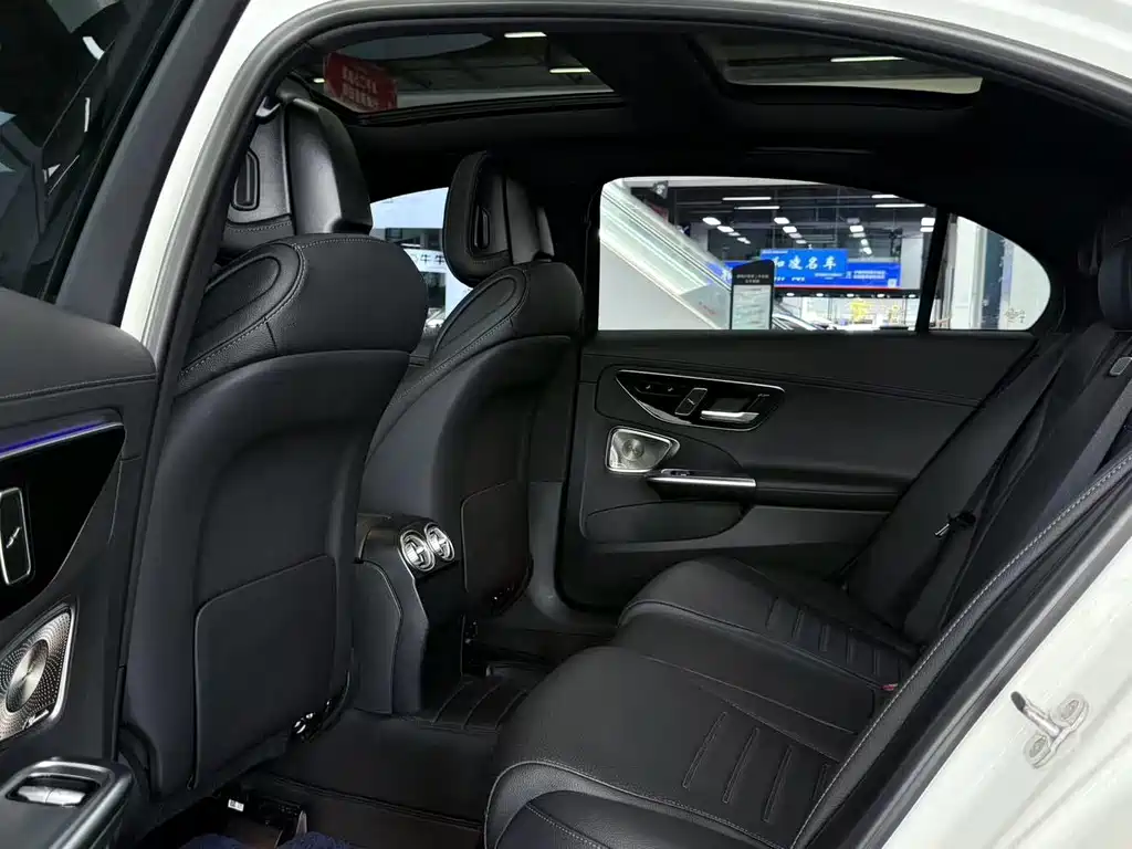 Mercedes-Benz C-Class — миниатюра 9