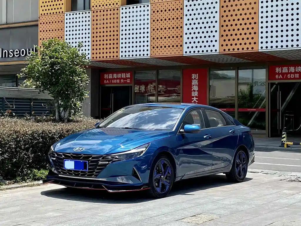 Купить Hyundai Elantra