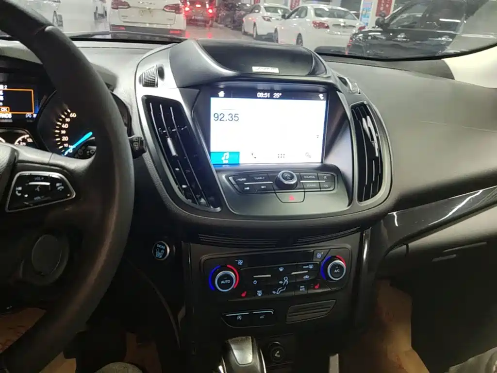 Ford Kuga — миниатюра 13