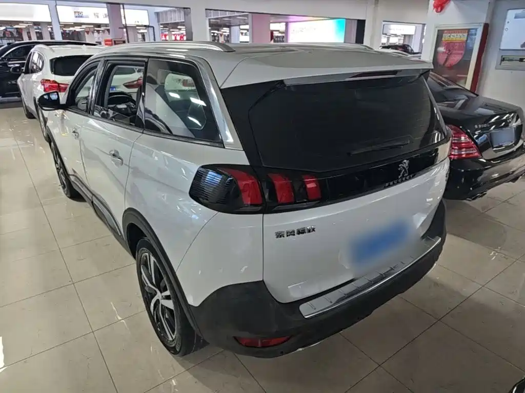 Peugeot 5008 — миниатюра 5