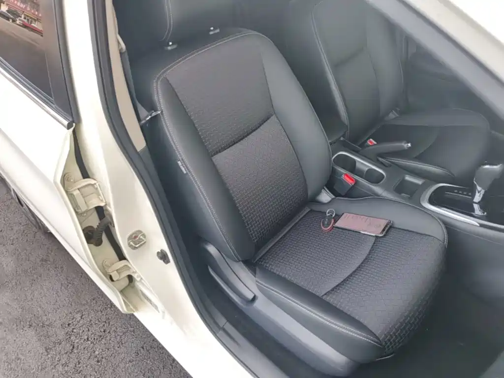 Nissan Tiida — миниатюра 25