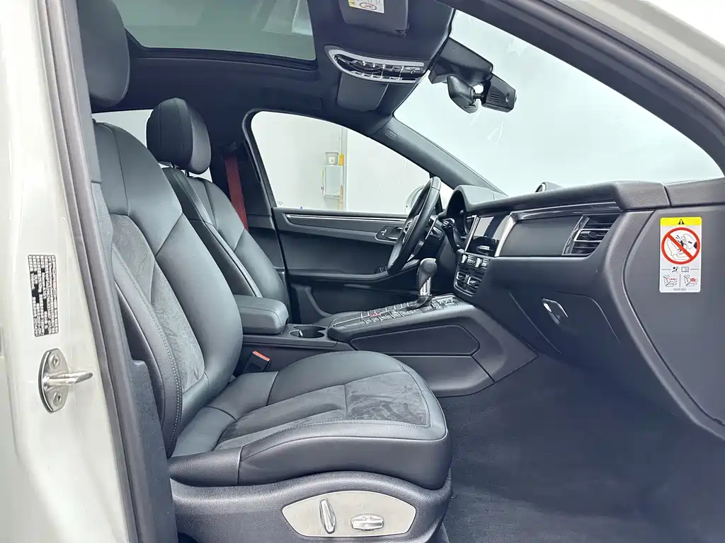 Porsche Macan — миниатюра 12