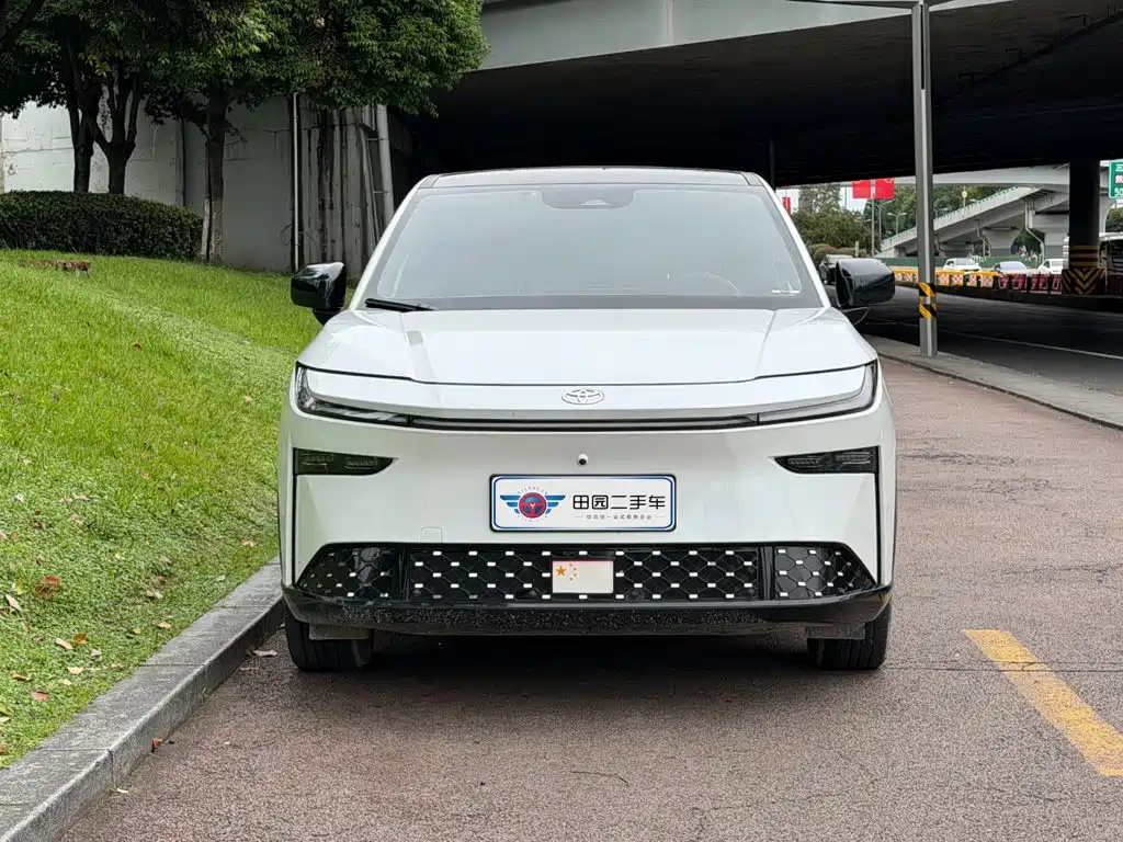 Toyota bZ3X — миниатюра 2