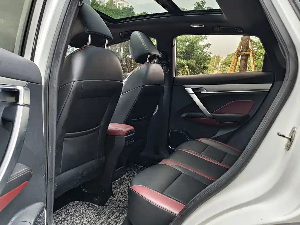 Geely Binyue — миниатюра 11