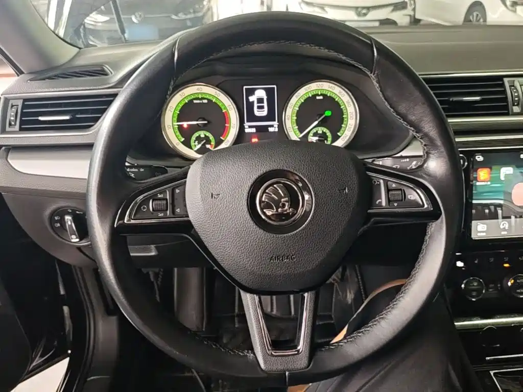 Skoda Superb — миниатюра 11