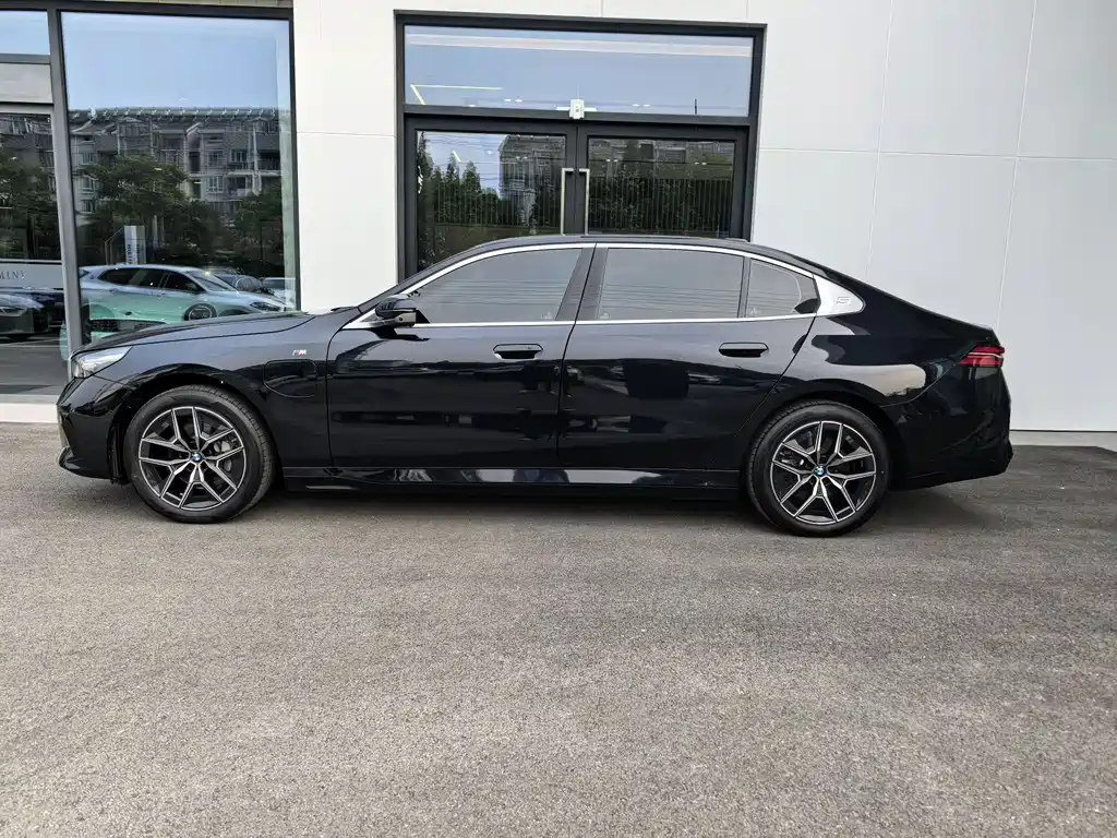 BMW i5 2025 eDrive 40L M Sport