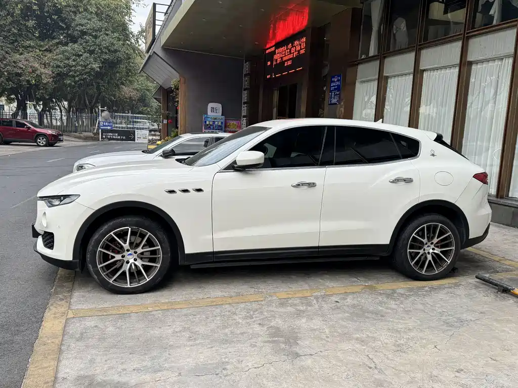 MASERATI LEVANTE