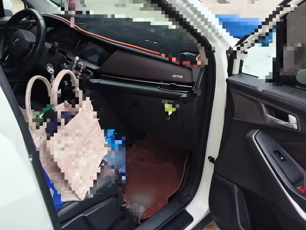 Changan CS15 — миниатюра 18