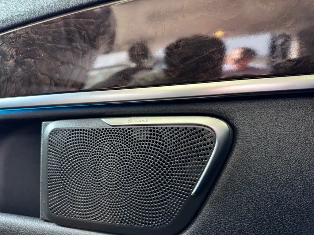 Mercedes-Benz V-Class — миниатюра 11