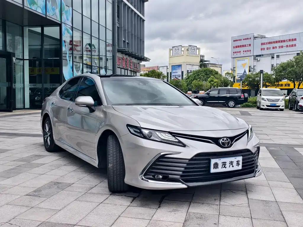 Toyota Camry — миниатюра 8