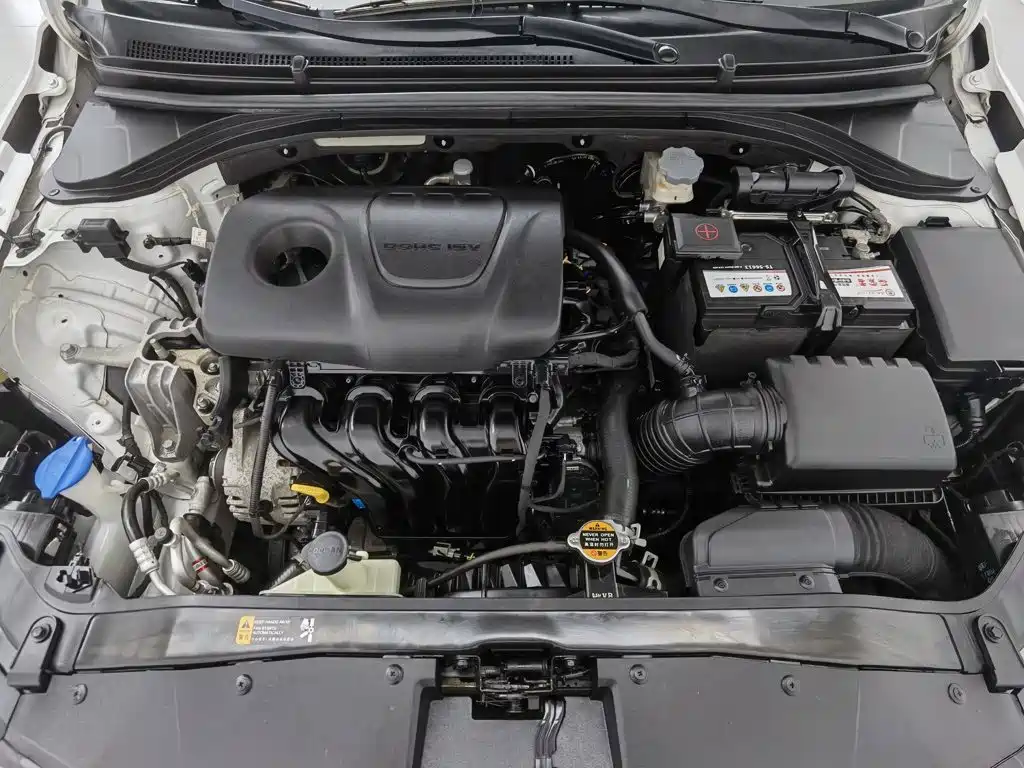 Hyundai Elantra — миниатюра 6