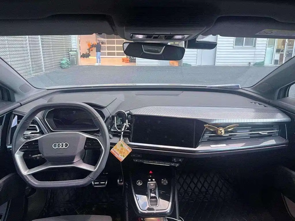 Audi Q4 e-tron — миниатюра 7