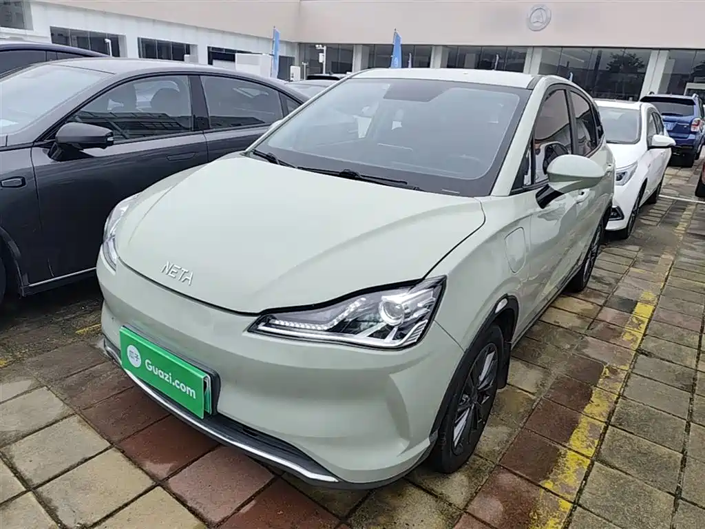 Neta Neta V 2022