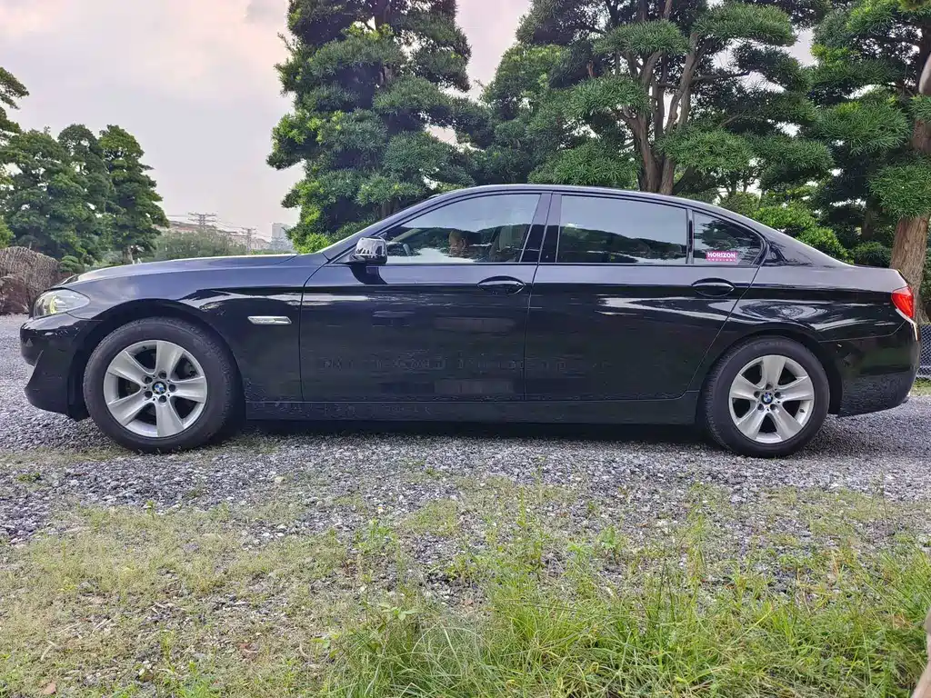 BMW 5 Series — миниатюра 5