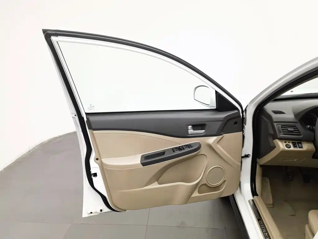 Chery E5 — миниатюра 8