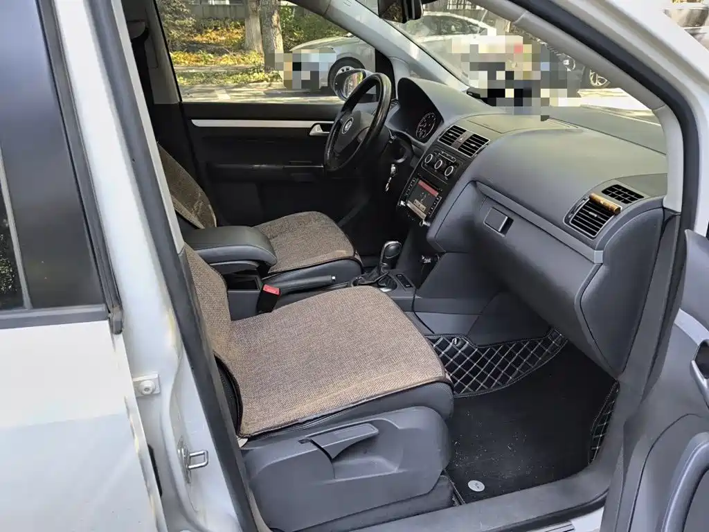 Volkswagen Touran — миниатюра 17