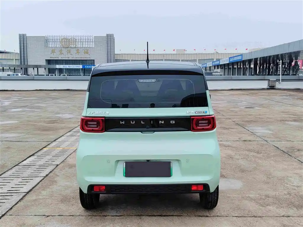 Wuling MINIEV — миниатюра 4