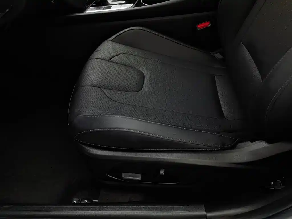 Hyundai Elantra — миниатюра 20