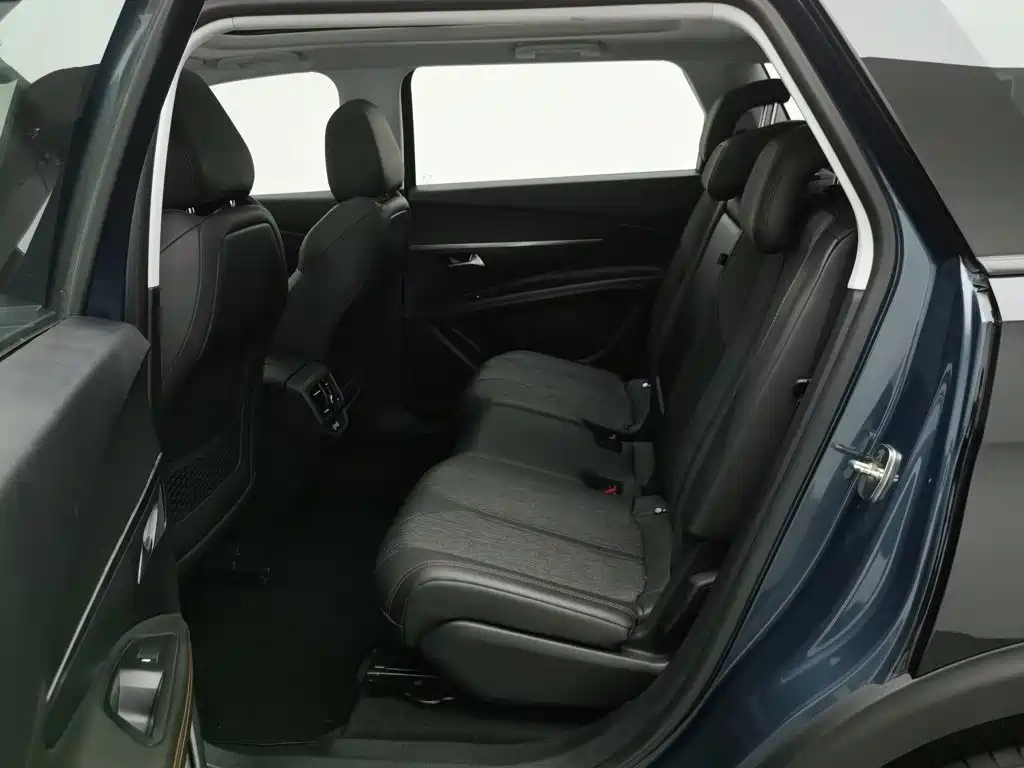 Peugeot 5008 — миниатюра 15